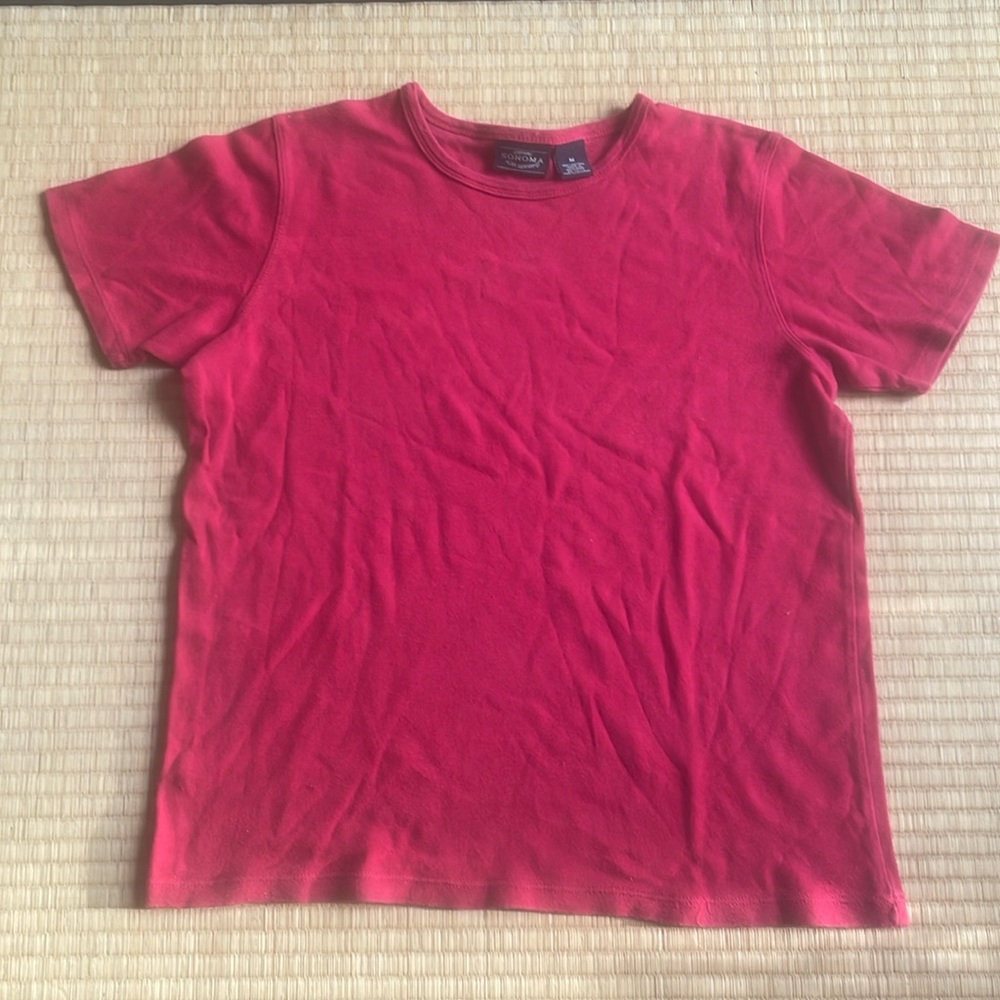 Blue red short sleeve T. U neck.